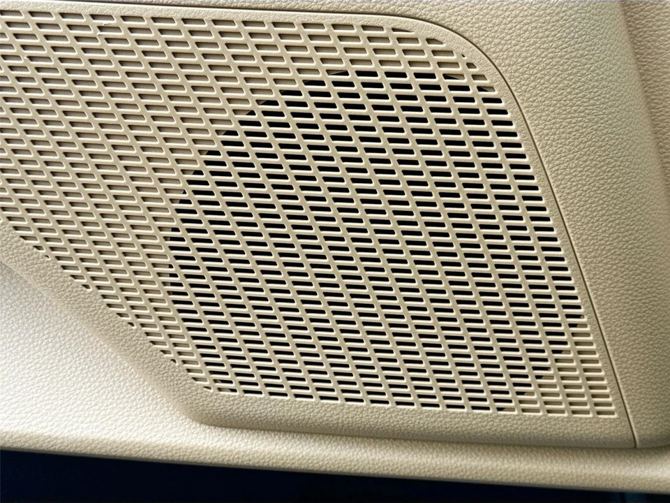 2023 Kia Carnival - Image 19 of 21