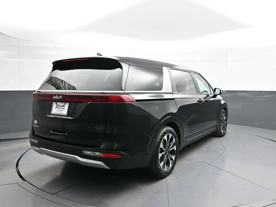 2023 Kia Carnival - Image 6 of 12