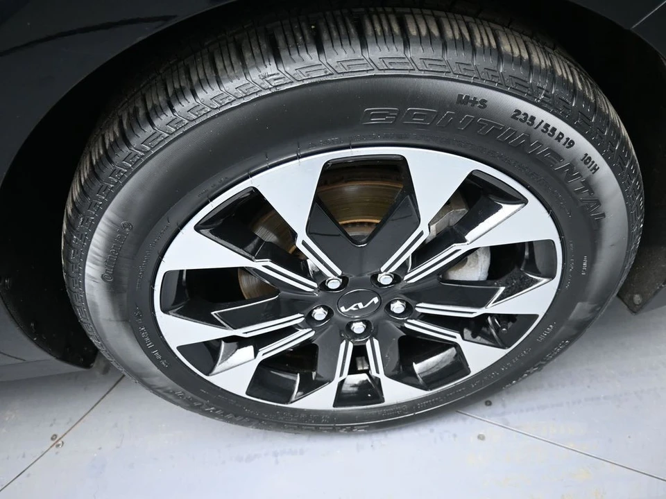 2023 Kia Carnival - Image 12 of 12