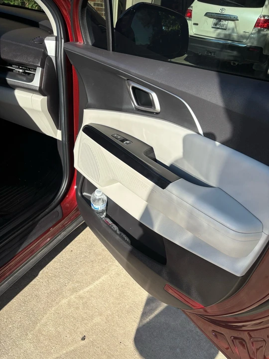 2023 Kia Carnival - Image 13 of 21
