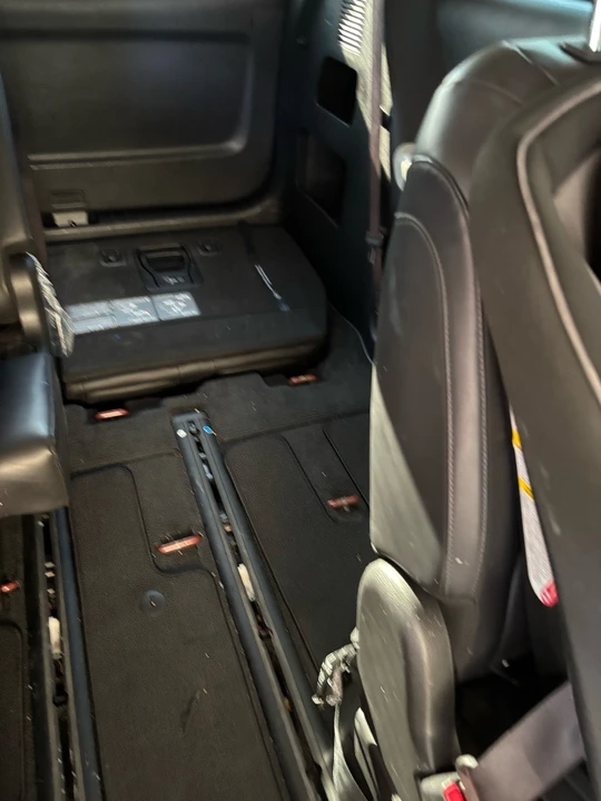 2023 Kia Carnival - Image 15 of 21