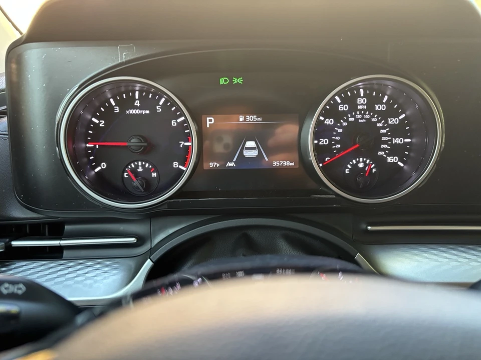 2023 Kia Carnival - Image 10 of 21