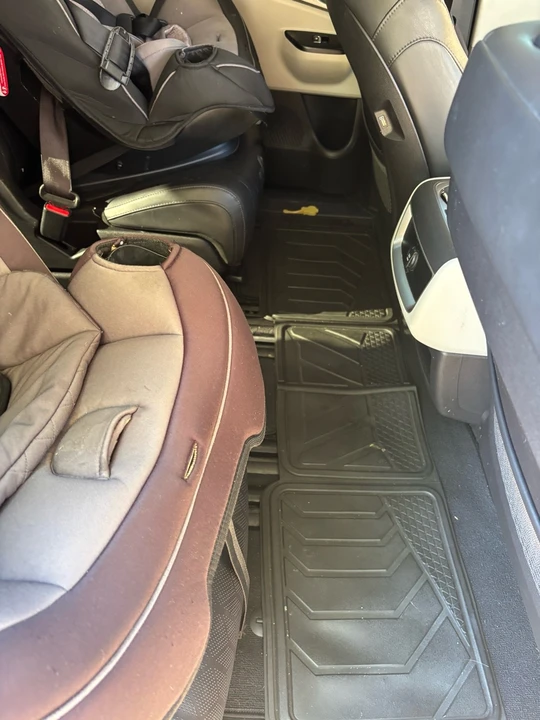 2023 Kia Carnival - Image 16 of 21