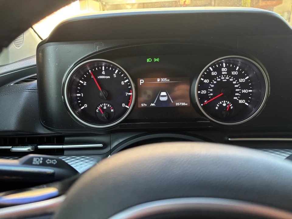 2023 Kia Carnival - Image 11 of 21