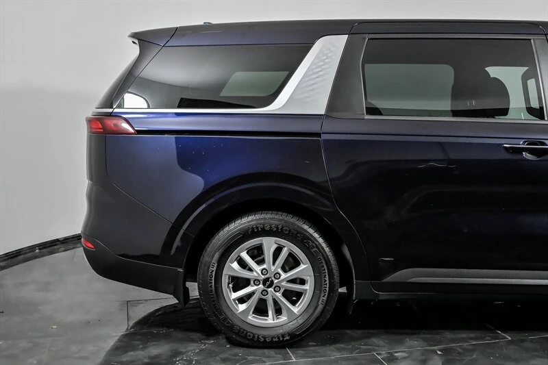 2023 Kia Carnival - Image 10 of 21