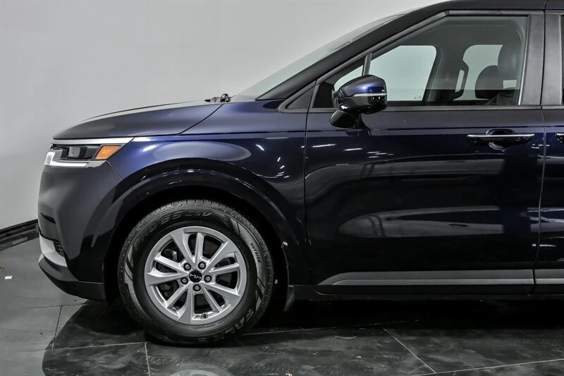 2023 Kia Carnival - Image 6 of 21