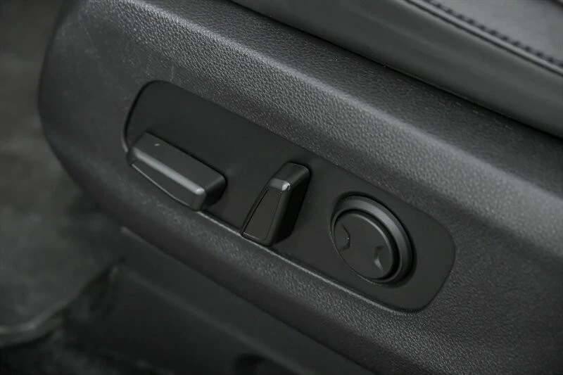 2023 Kia Carnival - Image 19 of 21