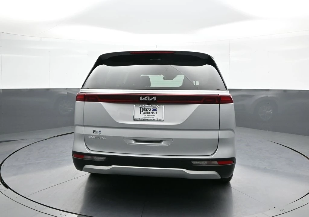 2023 Kia Carnival - Image 7 of 12