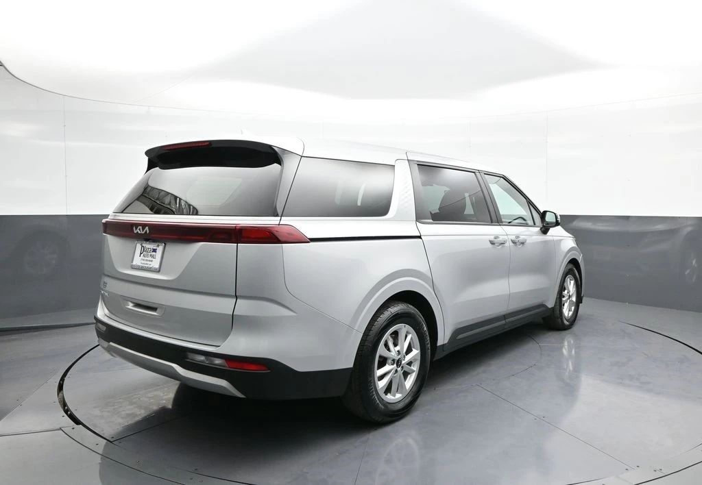 2023 Kia Carnival - Image 6 of 12