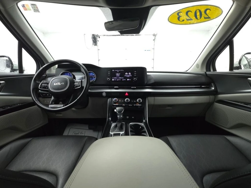 2023 Kia Carnival - Image 2 of 12