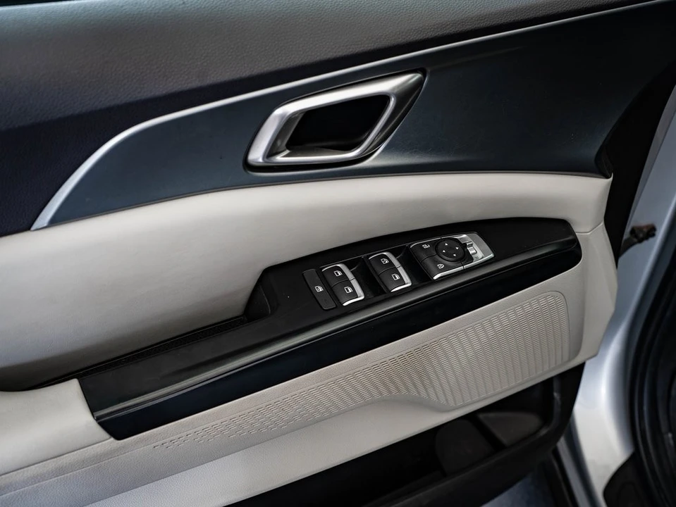 2023 Kia Carnival - Image 21 of 21