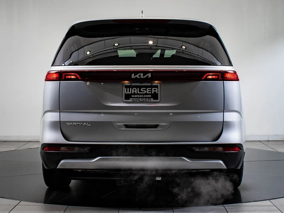 2023 Kia Carnival - Image 7 of 21