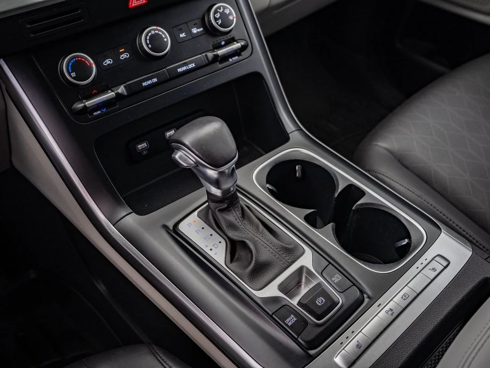 2023 Kia Carnival - Image 20 of 21