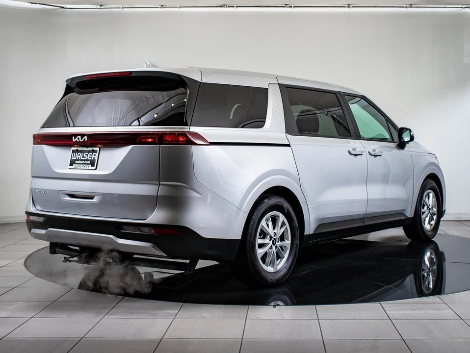 2023 Kia Carnival - Image 10 of 21