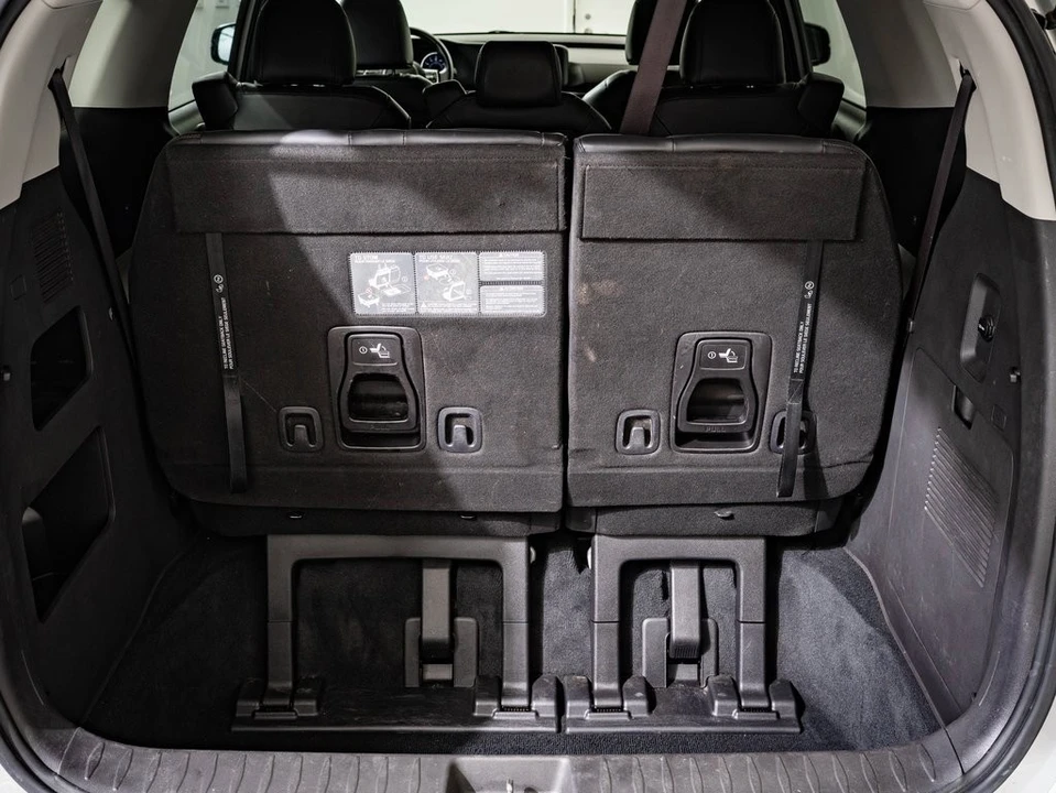 2023 Kia Carnival - Image 16 of 21