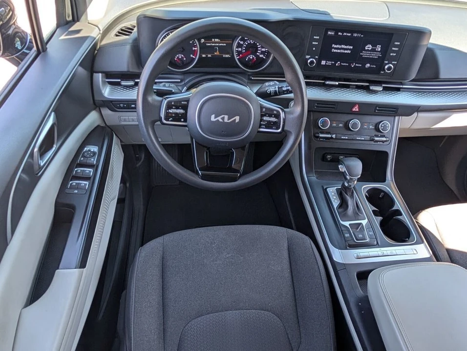 2023 Kia Carnival - Image 13 of 21