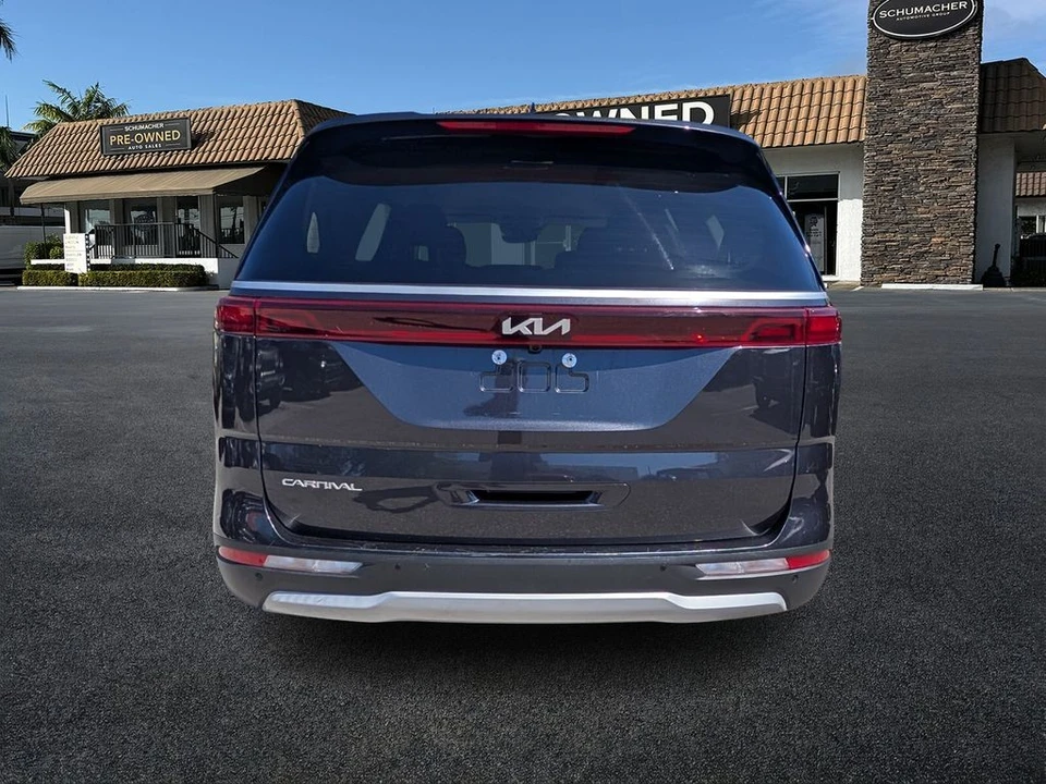 2023 Kia Carnival - Image 6 of 21