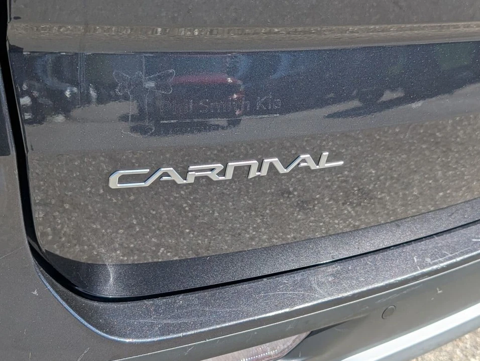 2023 Kia Carnival - Image 14 of 21