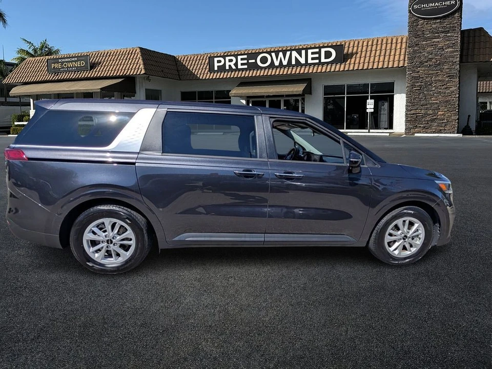 2023 Kia Carnival - Image 8 of 21