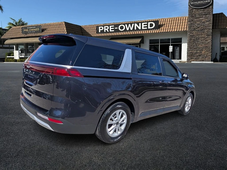 2023 Kia Carnival - Image 7 of 21