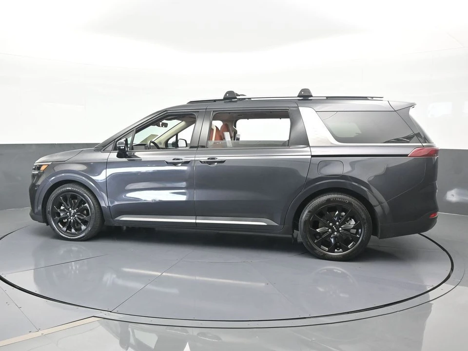 2023 Kia Carnival - Image 3 of 12