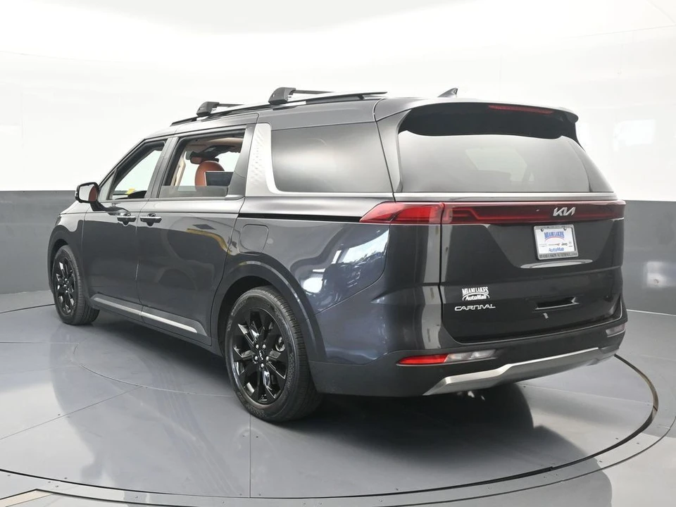 2023 Kia Carnival - Image 4 of 12