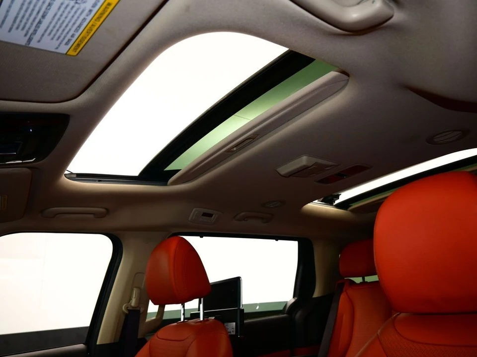 2023 Kia Carnival - Image 11 of 12