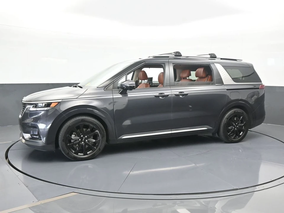 2023 Kia Carnival - Image 2 of 12