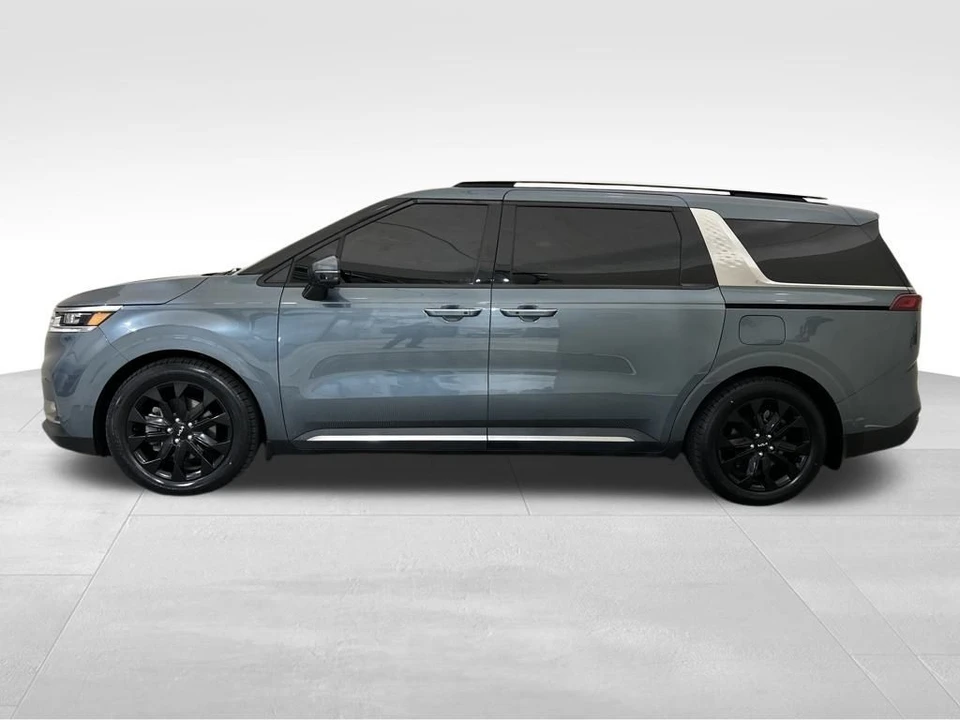 2023 Kia Carnival - Image 2 of 12