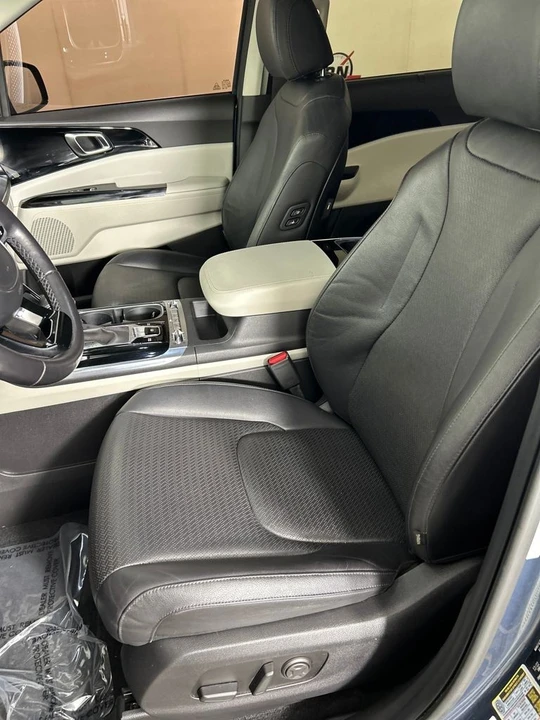 2023 Kia Carnival - Image 12 of 12