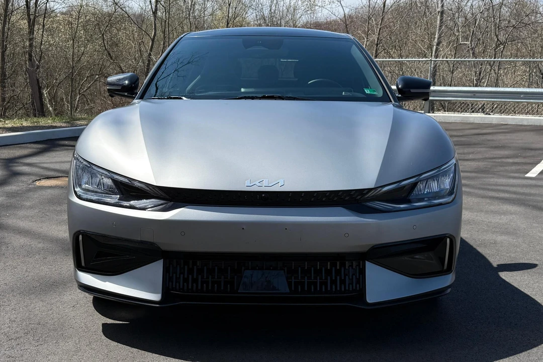 2023 Kia EV6 GT - Image 2 of 31