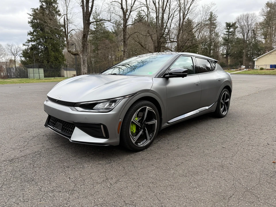 2023 Kia EV6 GT - Image 7 of 31
