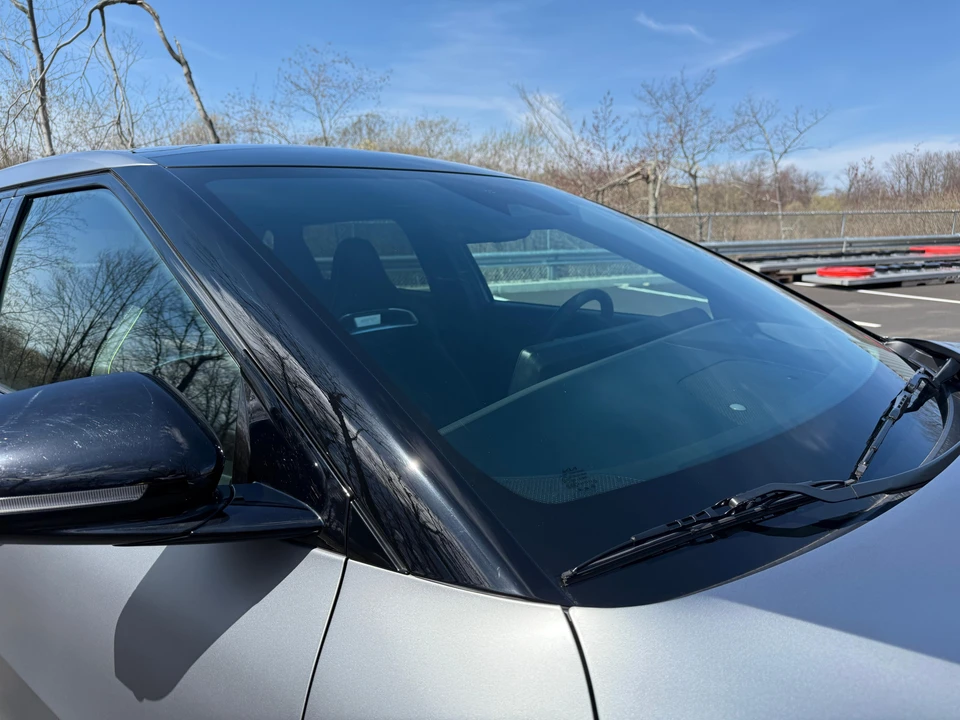 2023 Kia EV6 GT - Image 24 of 31