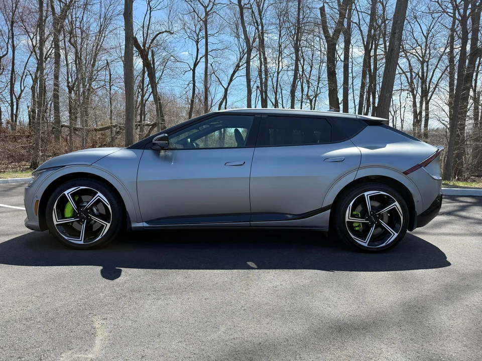 2023 Kia EV6 GT - Image 10 of 31