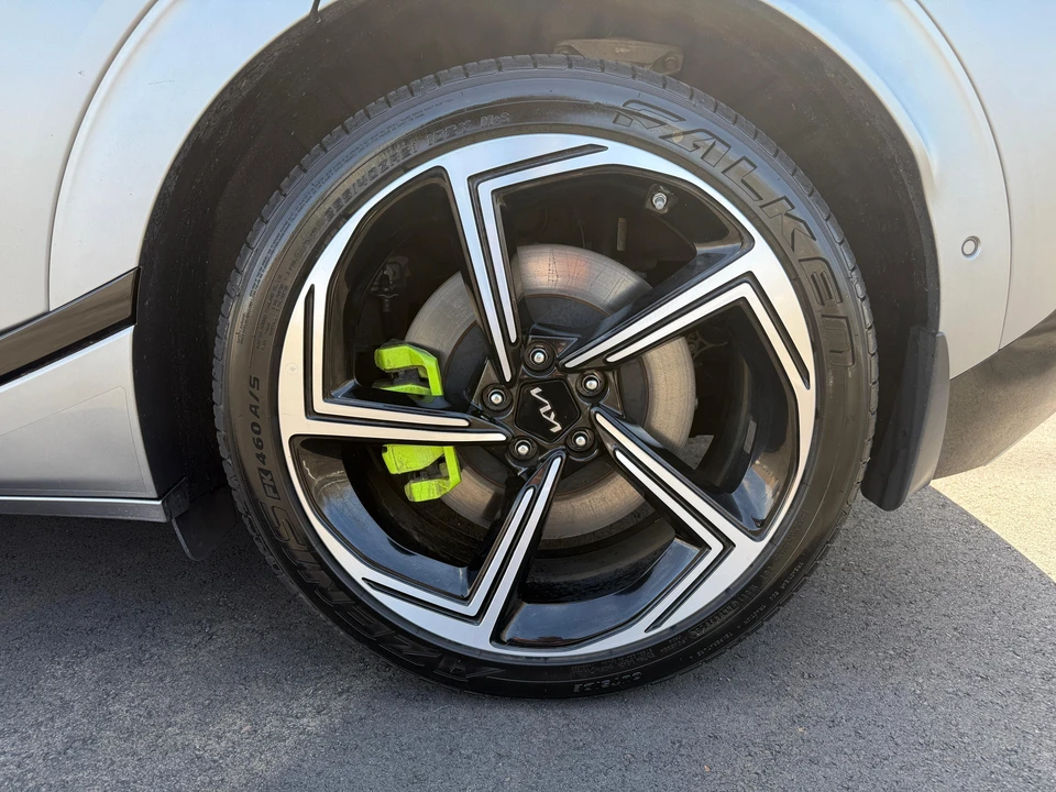 2023 Kia EV6 GT - Image 30 of 31