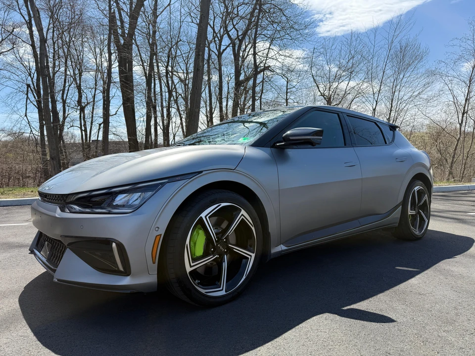 2023 Kia EV6 GT - Image 8 of 31