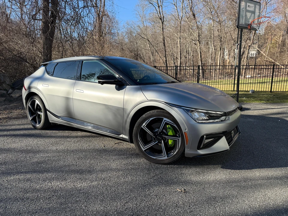 2023 Kia EV6 GT - Image 13 of 31