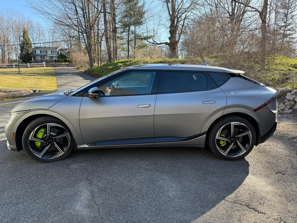 2023 Kia EV6 GT - Image 9 of 31
