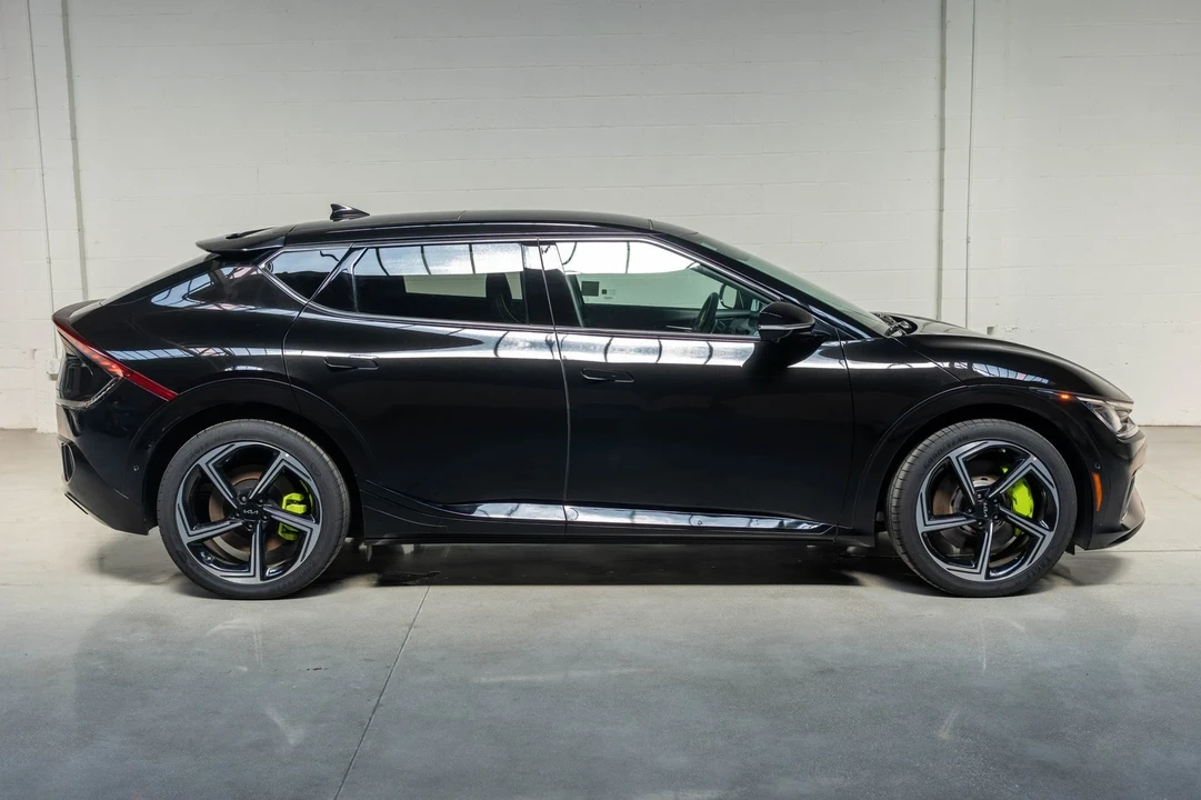2023 Kia EV6 GT - Image 9 of 21