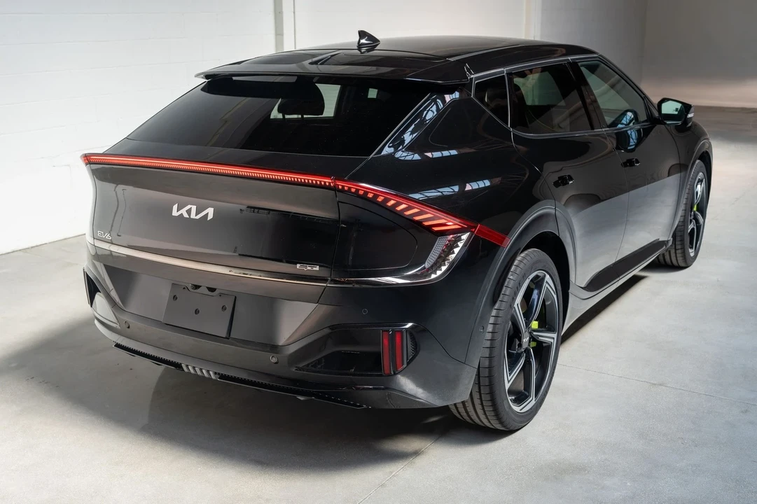 2023 Kia EV6 GT - Image 2 of 21