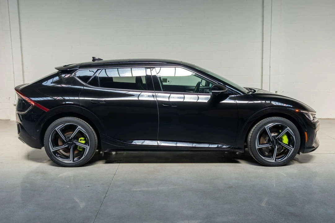 2023 Kia EV6 GT - Image 20 of 21