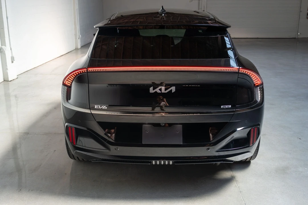 2023 Kia EV6 GT - Image 19 of 21