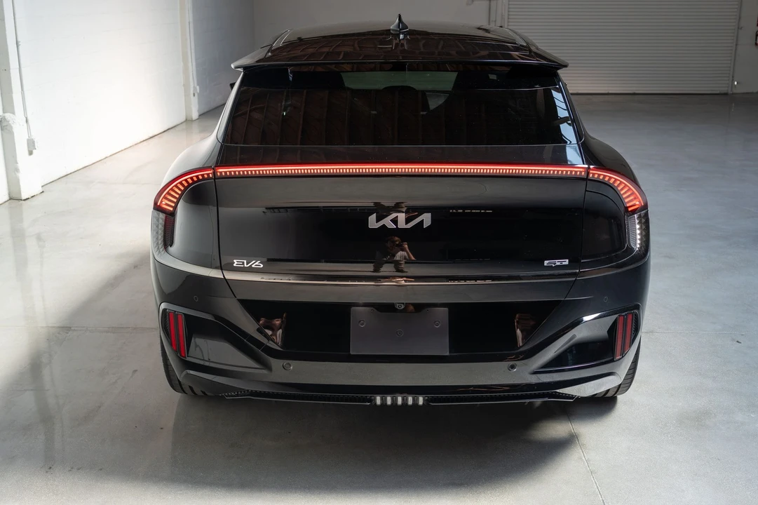 2023 Kia EV6 GT - Image 19 of 21