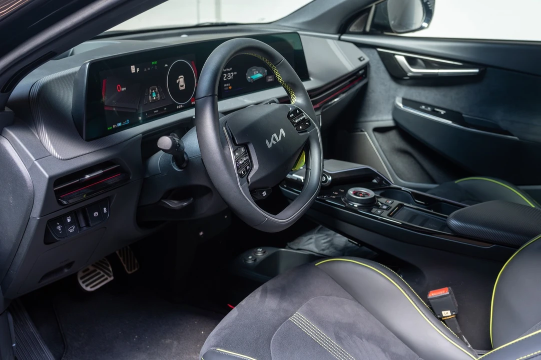 2023 Kia EV6 GT - Image 4 of 21