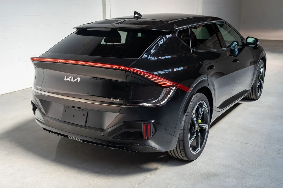 2023 Kia EV6 GT - Image 2 of 21