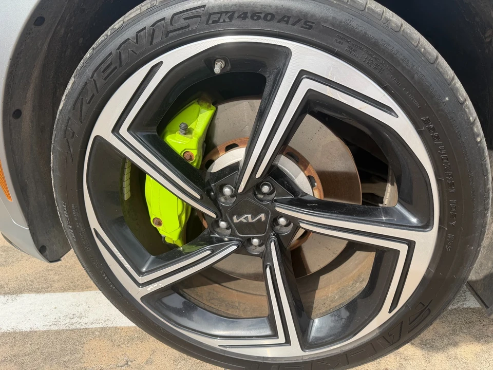 2023 Kia EV6 GT - Image 14 of 21