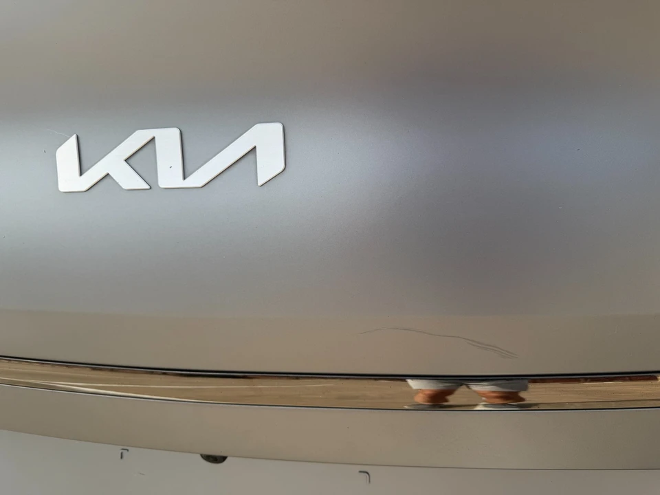 2023 Kia EV6 GT - Image 12 of 21