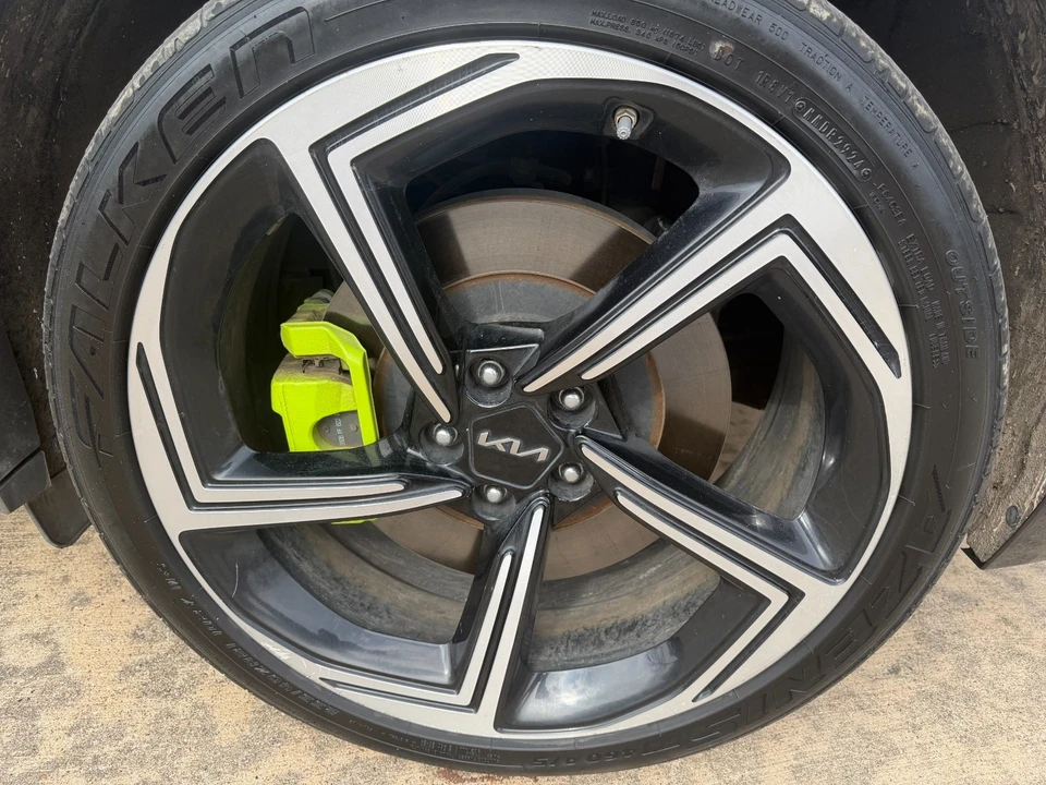 2023 Kia EV6 GT - Image 17 of 21