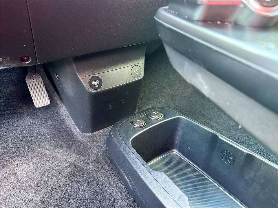 2023 Kia EV6 - Image 17 of 21