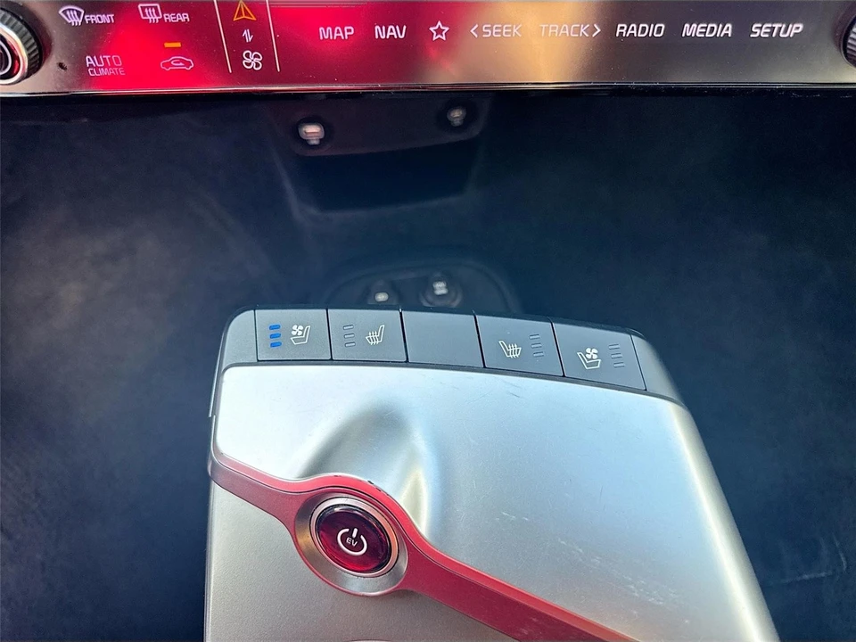 2023 Kia EV6 - Image 12 of 21